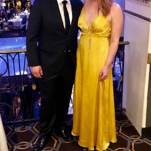 GOLD show-stopping gown ✨💫